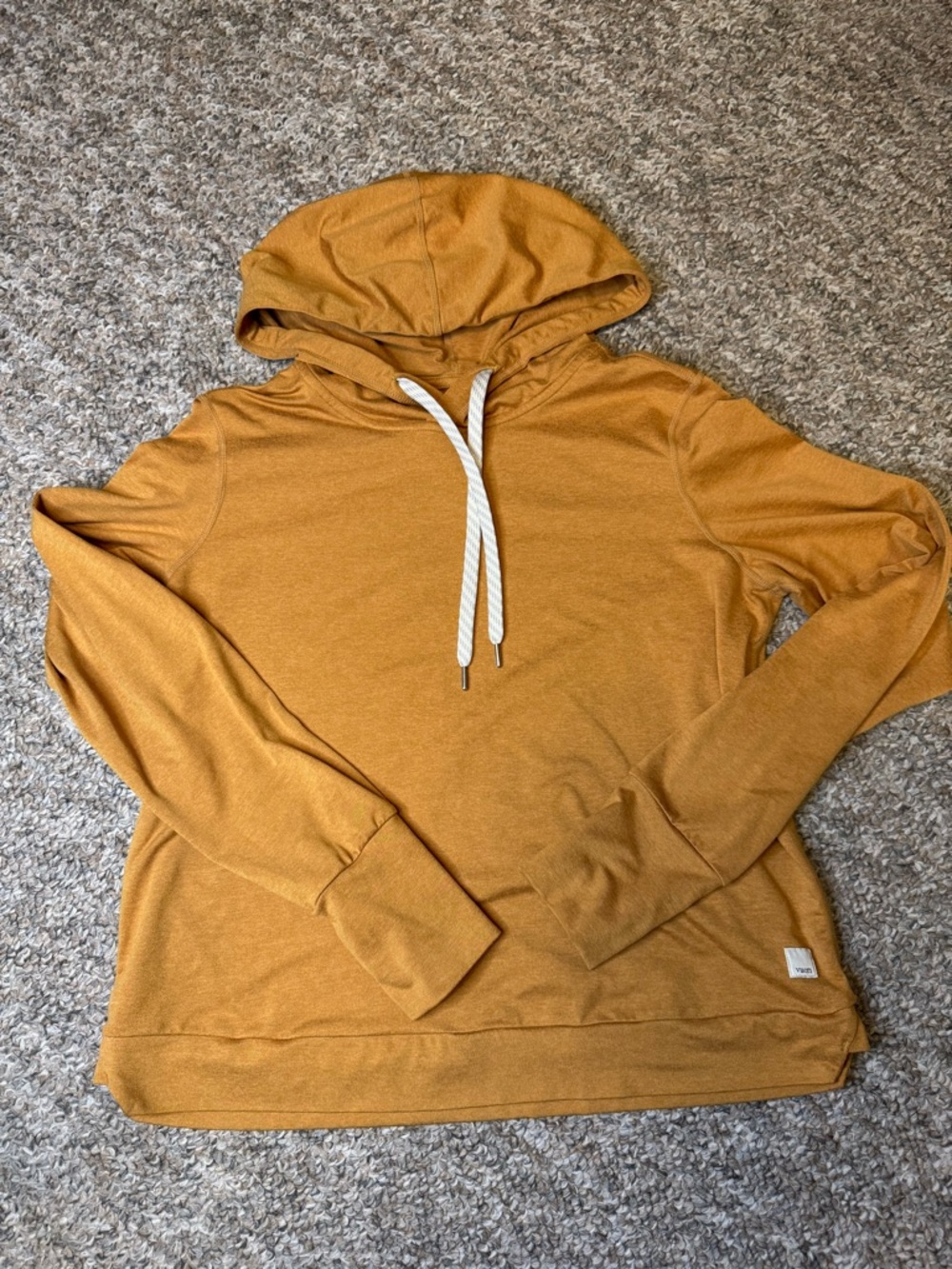 Vuori Women’s Halo essential hoodie in turmeric heather
